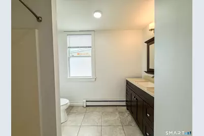 18 Bank Street, New London, CT 06320 - Photo 10