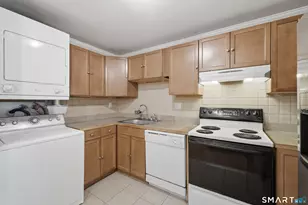 1221 Washington St, Middletown, CT 06457 - Photo 8
