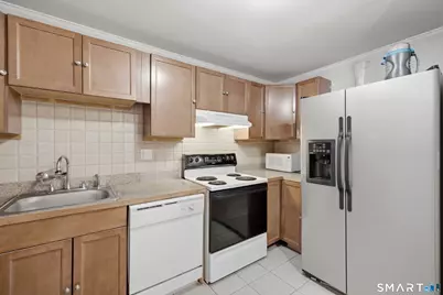 1221 Washington Street #8, Middletown, CT 06457 - Photo 10
