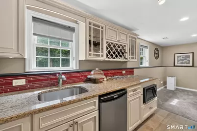 5 Edwards Way, Bloomfield, CT 06002 - Photo 32