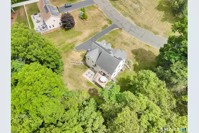 5 Edwards Way, Bloomfield, CT 06002 - Photo 8