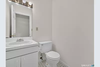 36 W Village Ct #36, Branford, CT 06405 - Photo 10