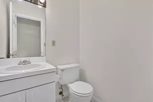 36 W Village Ct, Branford, CT 06405 - Photo 10