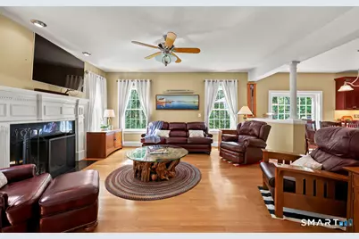 100 Hollister Drive, Avon, CT 06001 - Photo 8
