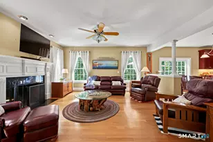 100 Hollister Dr, Avon, CT 06001 - Photo 8