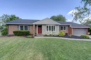 136 Juniper Ln, Berlin, CT 06037 - Photo 2