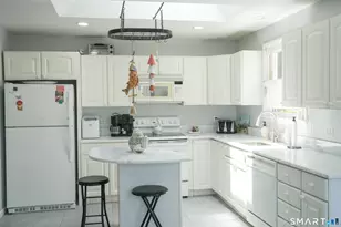 18 Clifton St, Old Lyme, CT 06371 - Photo 8