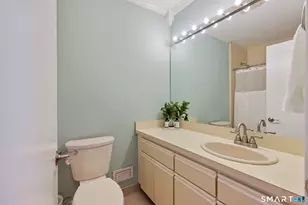 38 Harbour Close, New Haven, CT 06519 - Photo 32