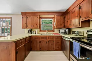 18 Foxridge Ln, Avon, CT 06001 - Photo 8