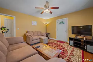 25 Oxford Dr, East Hartford, CT 06118 - Photo 14