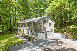 9 New Light Dr, Danbury, CT 06810 - Photo 2