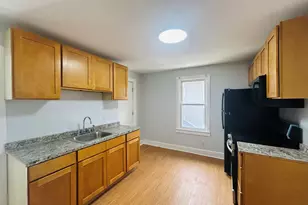 207 E Main St, Middletown, CT 06457 - Photo 2