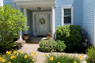 104 Redstone Cir, Rocky Hill, CT 06067 - Photo 2