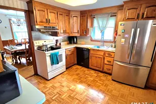 66 St Augustine St, West Hartford, CT 06110 - Photo 2