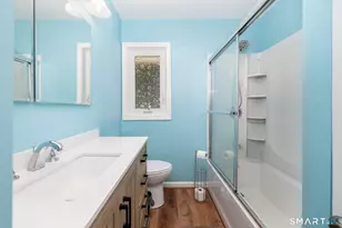 18 Crestwood Ave, Waterbury, CT 06704 - Photo 12