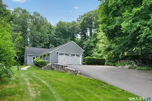 37 N Pleasant Rise, Brookfield, CT 06804 - Photo 2