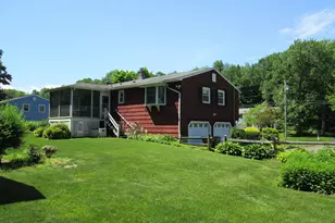 109 Wedgewood Dr, Naugatuck, CT 06770 - Photo 2