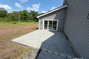 398 Chamberlain Hwy, Berlin, CT 06037 - Photo 8