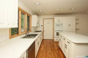 352 Center St, Wolcott, CT 06716 - Photo 12