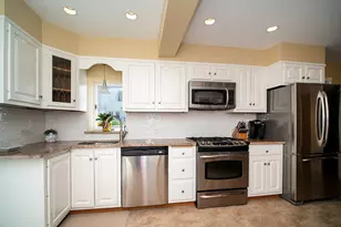 23 Thompson St, Hamden, CT 06518 - Photo 8