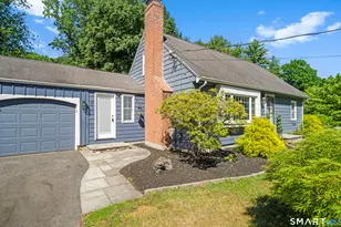 19 Westwood Dr, Simsbury, CT 06070 - Photo 2
