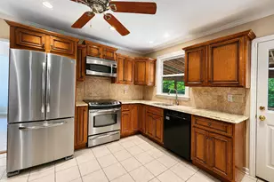6 Nottingham Dr, Stamford, CT 06907 - Photo 2