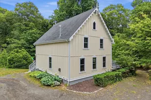 124 Town St, East Haddam, CT 06423 - Photo 2