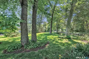 379 Waverly Rd, Shelton, CT 06484 - Photo 10