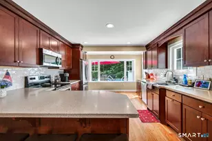 32 Franklin Rd, Cromwell, CT 06416 - Photo 8