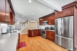 32 Franklin Rd, Cromwell, CT 06416 - Photo 6