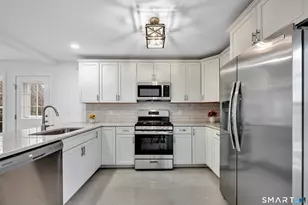 39 Robbins Ave, Newington, CT 06111 - Photo 8