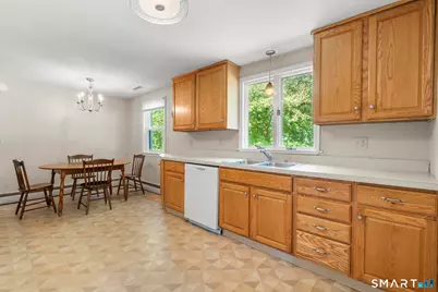 27 Allen Street, Enfield, CT 06082 - Photo 10