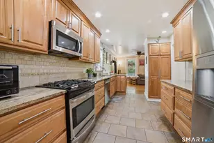 82 Bishop St, New Haven, CT 06511 - Photo 8