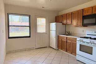 58 Montoya Cir, Branford, CT 06405 - Photo 2
