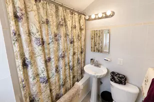 195 Montowese Ave, North Haven, CT 06473 - Photo 10