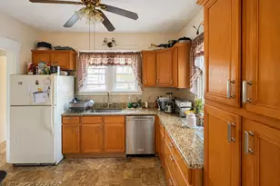 195 Montowese Ave, North Haven, CT 06473 - Photo 2