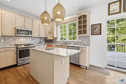 35 Lilac Lane, Danbury, CT 06810 - Photo 8