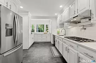 122 Berrian Rd, Stamford, CT 06905 - Photo 12
