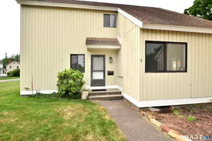 1 Meadow Ct, Simsbury, CT 06070 - Photo 2