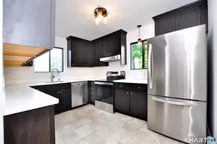 1 Meadow Ct, Simsbury, CT 06070 - Photo 10