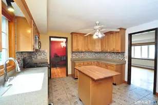 22 Jeffrey Ln, Newington, CT 06111 - Photo 6