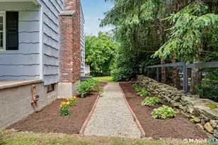 29 Coachlamp Ln, Darien, CT 06820 - Photo 32