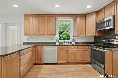 29 Coachlamp Lane, Darien, CT 06820 - Photo 14