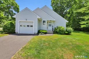 25 Locust Ln, Farmington, CT 06032 - Photo 2
