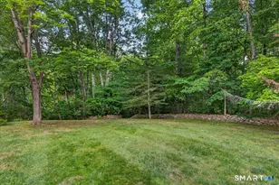 40 Eaton Woods Rd, Hamden, CT 06518 - Photo 32