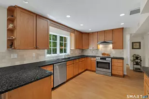 3 Naomi Ln, East Lyme, CT 06333 - Photo 10