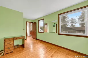 39 Woodbine Cir, Bridgeport, CT 06606 - Photo 22