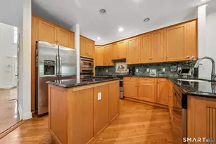 132 E Hunting Ridge Rd, Stamford, CT 06903 - Photo 8