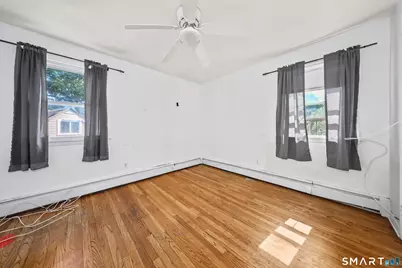 69 Sunshine Circle, Bridgeport, CT 06606 - Photo 10