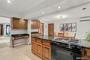 4 Scenic Hill Ln, Monroe, CT 06468 - Photo 12